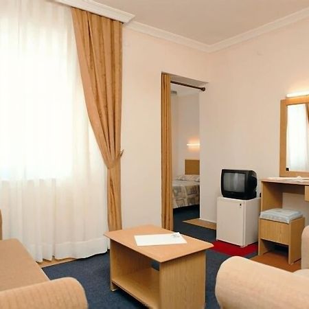 Hotel Pineta Club มาร์มาริส ภายนอก รูปภาพ