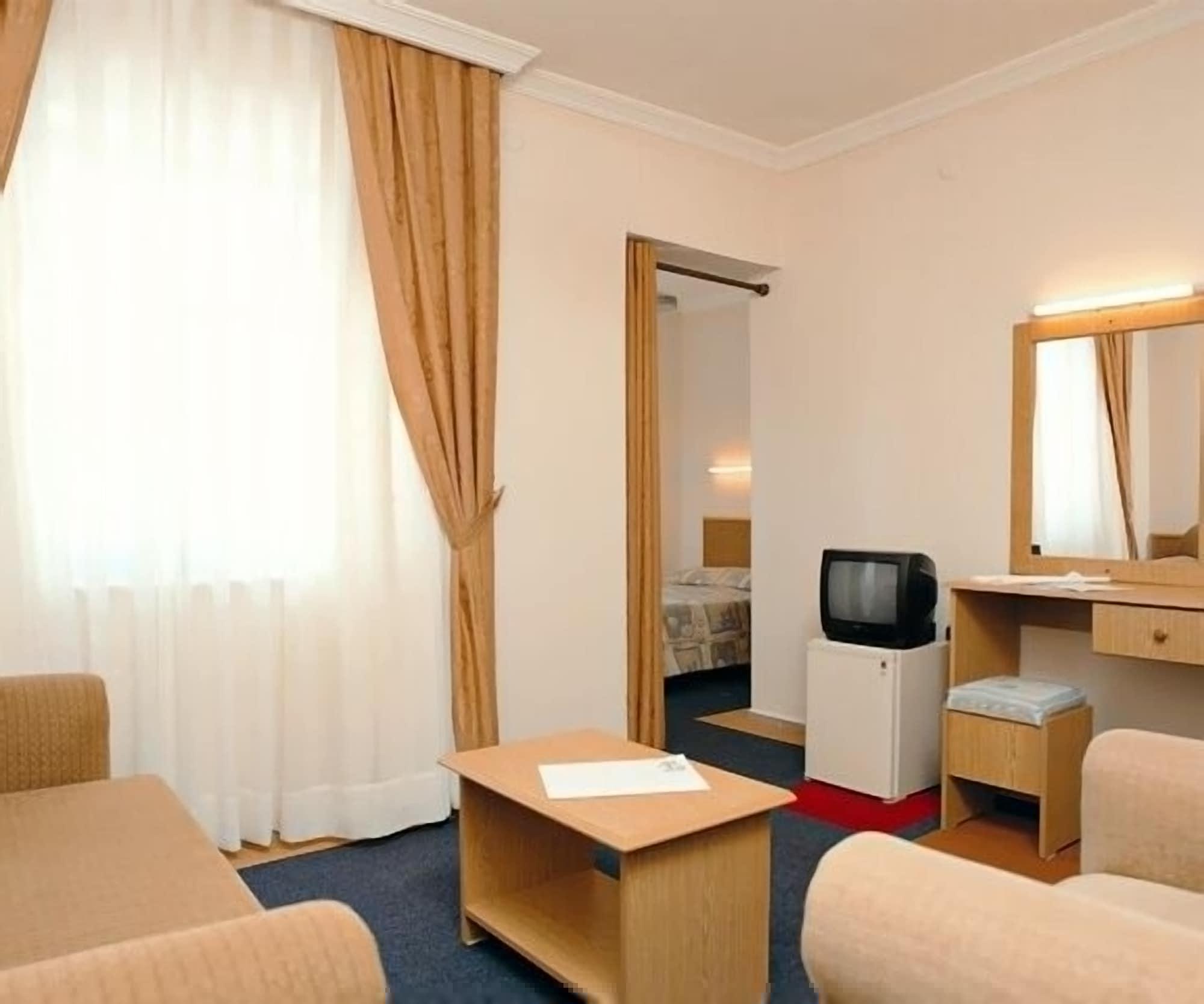 Hotel Pineta Club มาร์มาริส ภายนอก รูปภาพ